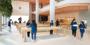 Apple Store : 25 साल पूरे होने की खुशी में खोला