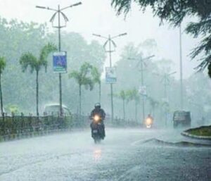 Weather Update : बादलों से गर्मी में राहत, पारा भी गिरा