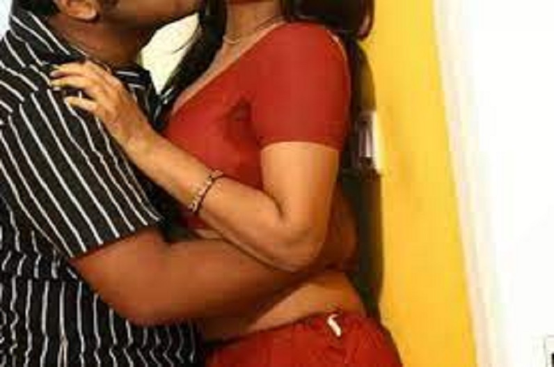 Khala Ki Chudai Bhaanje Se Video - Mami Bhanja Sexy Video : à¤®à¤¾à¤®à¥€ à¤ªà¤° à¤†à¤¯à¤¾ à¤­à¤¾à¤‚à¤œà¥‡ à¤•à¤¾ à¤¦à¤¿à¤², à¤¶à¤¾à¤¦à¥€ à¤•à¥‡ à¤®à¤¹à¤œ à¤‡à¤¤à¤¨à¥‹à¤‚ à¤¦à¤¿à¤¨  à¤¬à¤¾à¤¦ à¤¹à¥‹ à¤—à¤¯à¤¾ à¤«à¤°à¤¾à¤° - Dehatpost News Portal